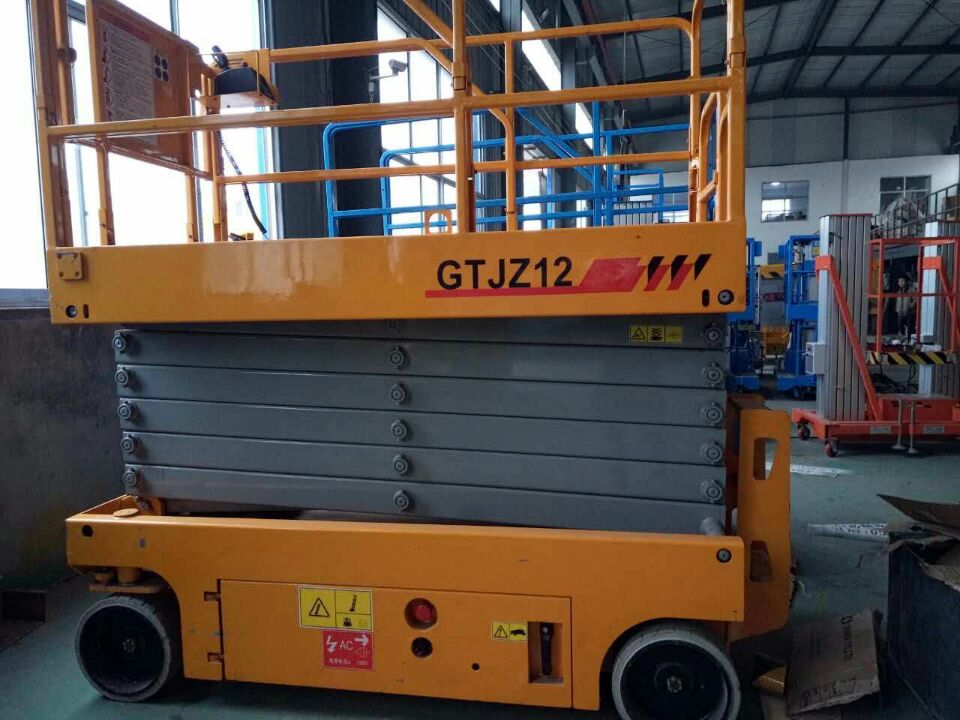 自行式升降平台